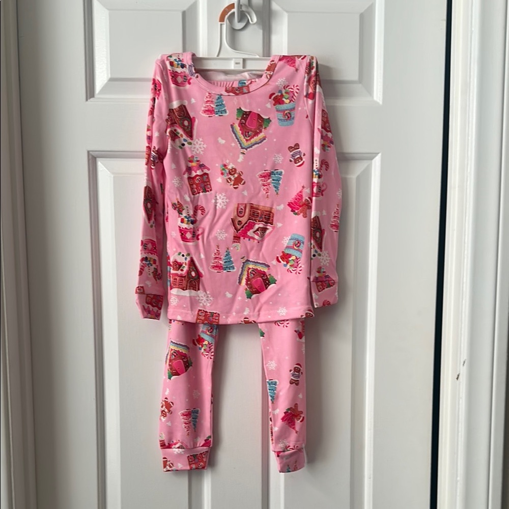 SHEIN Pink Kids Christmas Pajama Set